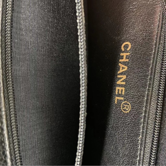 SOLD - CHANEL Vintage Black Caviar Tote Bag - Picture 8 of 10